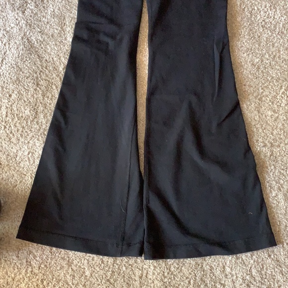 Lululemon Flare Yoga Pants size 6 reg - Picture 4 of 8